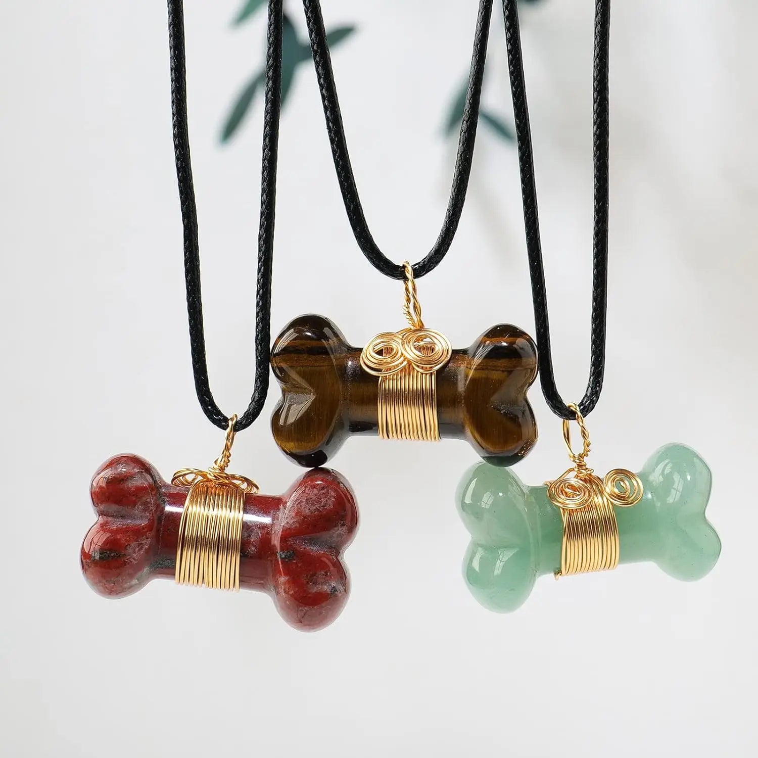 Factory Price Obsidian Stone Dog Bone Unakite Pendant Handmade Carved Crystal Bone Healing Crystal Wire Wrapped Necklace Charm
